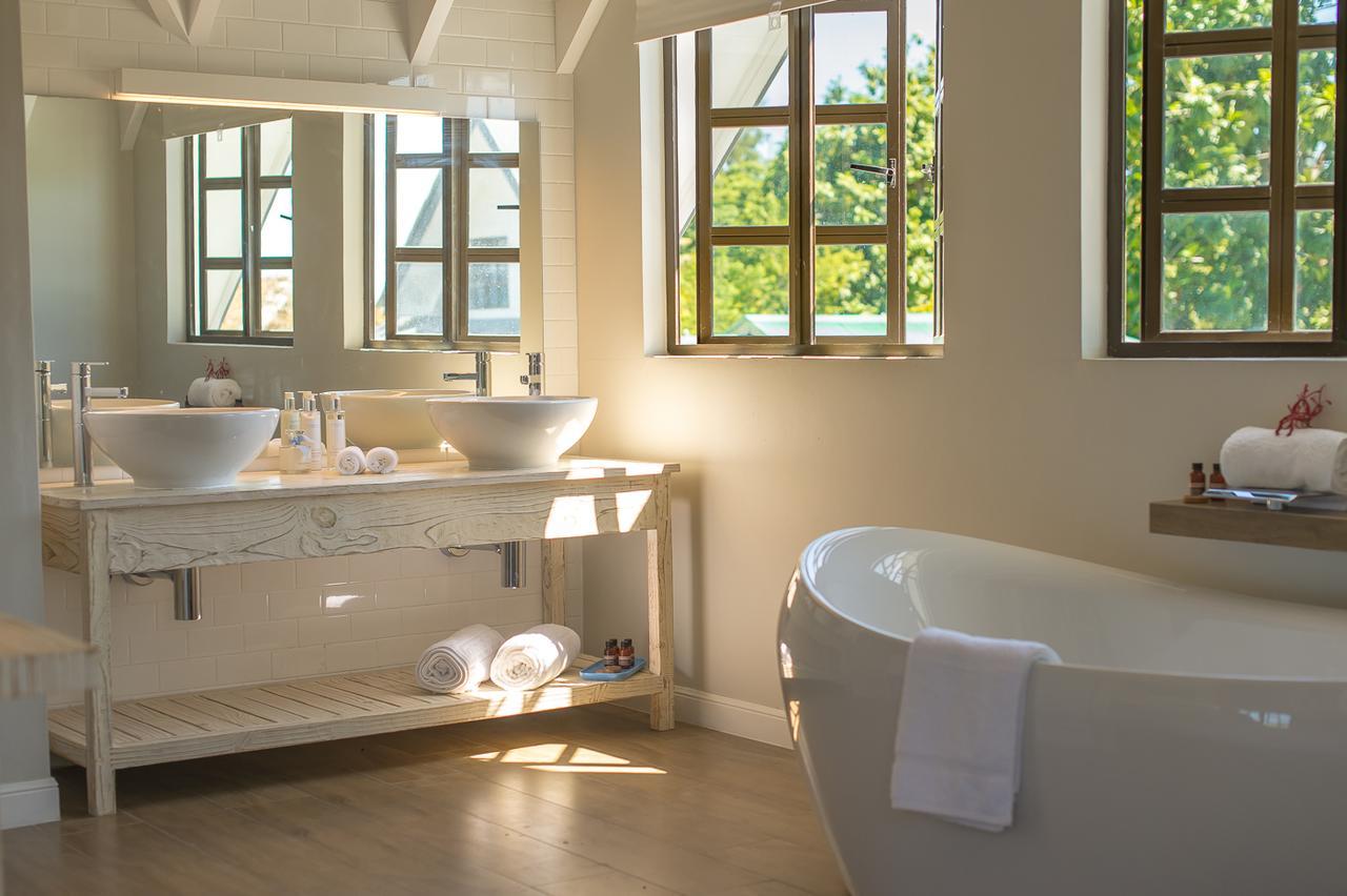 Le Nautique Waterfront Hotel La Digue Eksteriør billede